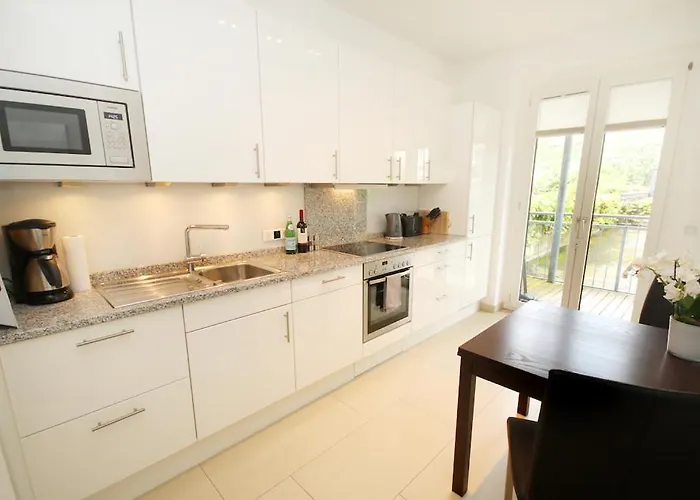 Moebliertes Im Herzen Von * Dusseldorf