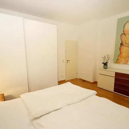 Möbliertes Im Herzen Von * Düsseldorf