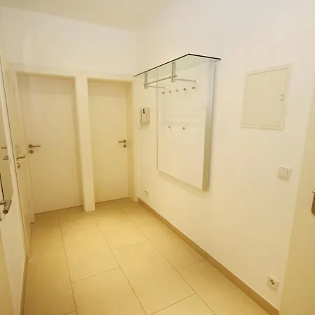 Moebliertes Im Herzen Von * דיסלדורף